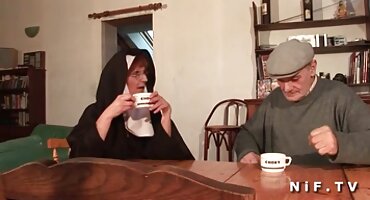 sex gái xinh không lông Penn Barb Barber lấy Tiktok của cô ấy và phim sexnhat bị con trai riêng của cô ấy đụ.